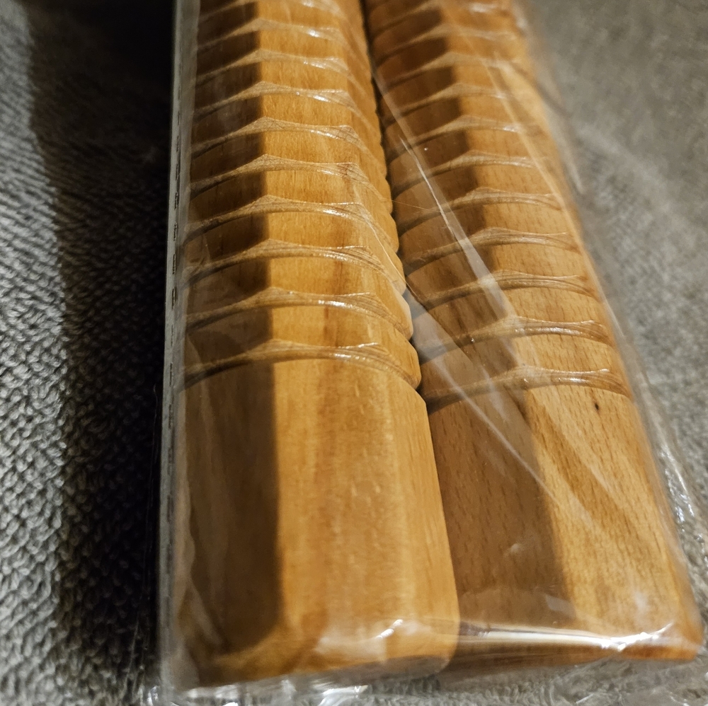 WOOD Sticks 12'' Safety Nunchucks Martial Arts with Steel Chain ROOM DECOR